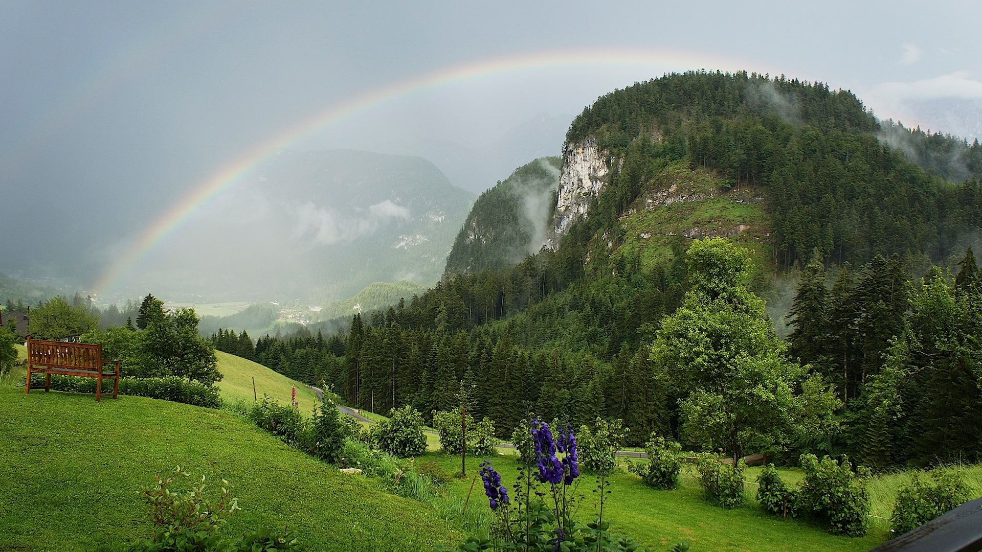 Regenbogen über dem Liedersberg-min